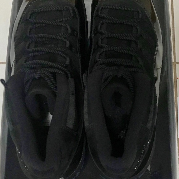 Jordan cap and gown 🎓 11"s high top - Picture 4 of 8